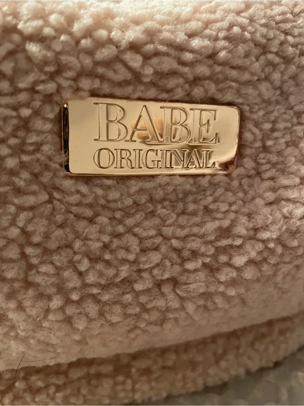 BABE original cosmetic toiletry travel bag case. Cream Teddy Sherpa material